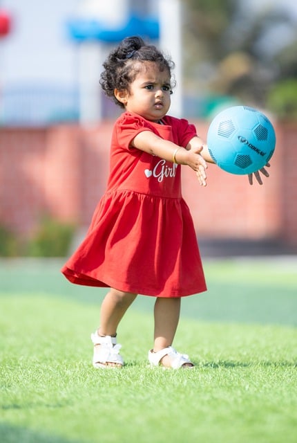 足球仍然需 足球仍然需